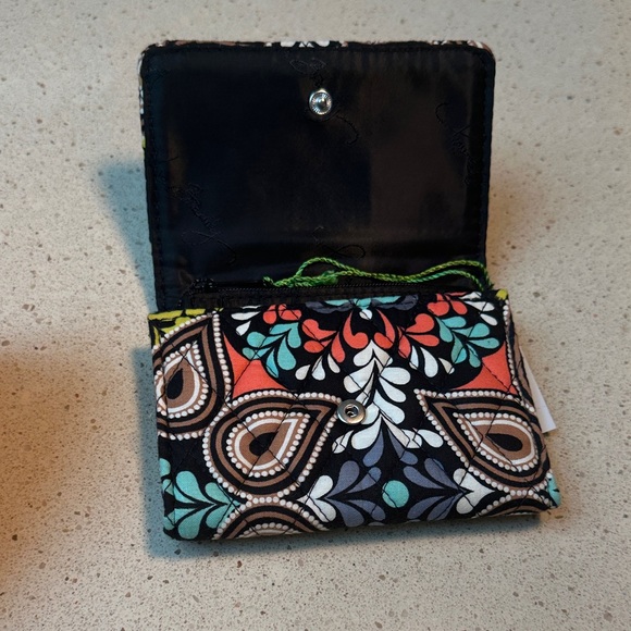 NEW Vera Bradley RETIRED Sierra Patterned Trifold Wallet NWT - Picture 7 of 9
